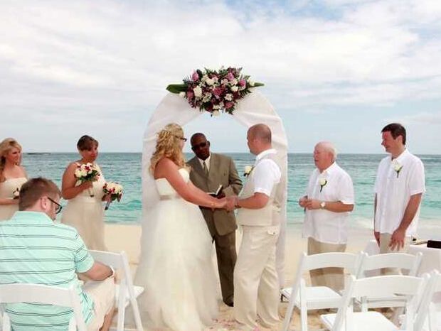 Riu Palace Paradise Island beach weddingicture